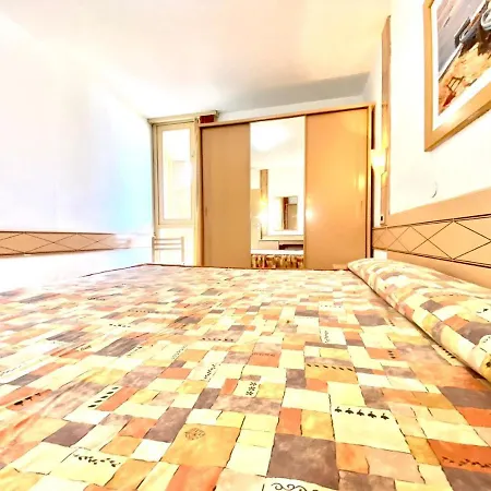 Apartamento Apartamento Freewifi,vistajardin,piscina Agua Salada En *